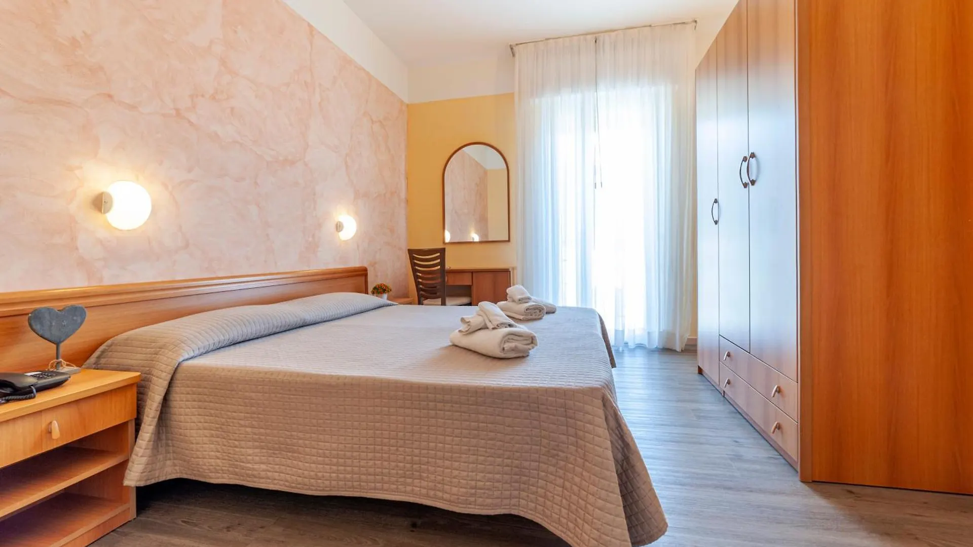 Hotel Nuovo Belvedere リミニ