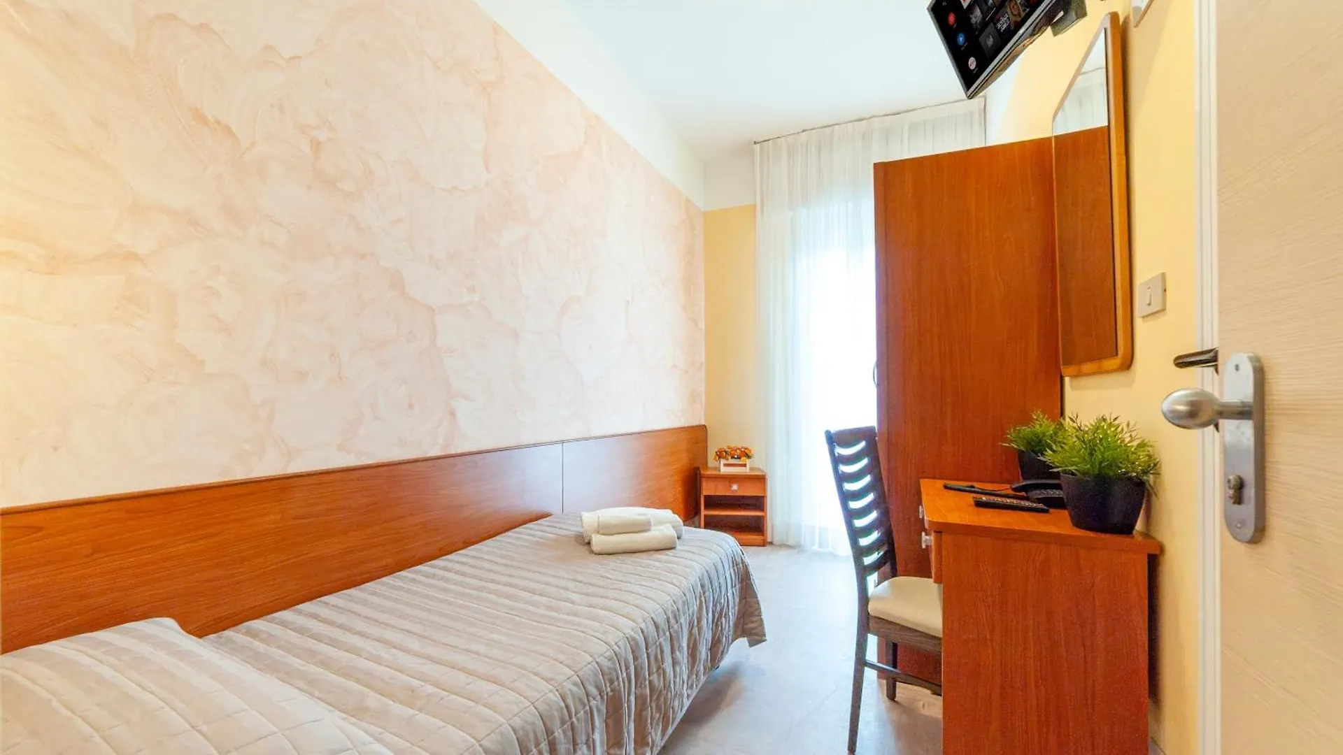 Hotel Nuovo Belvedere リミニ 3*,